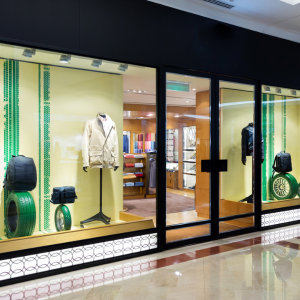 Cape de coiffure publicitaire pour marque de sneakers